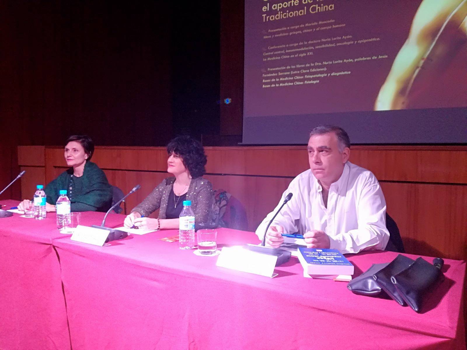 mesa de la presentación