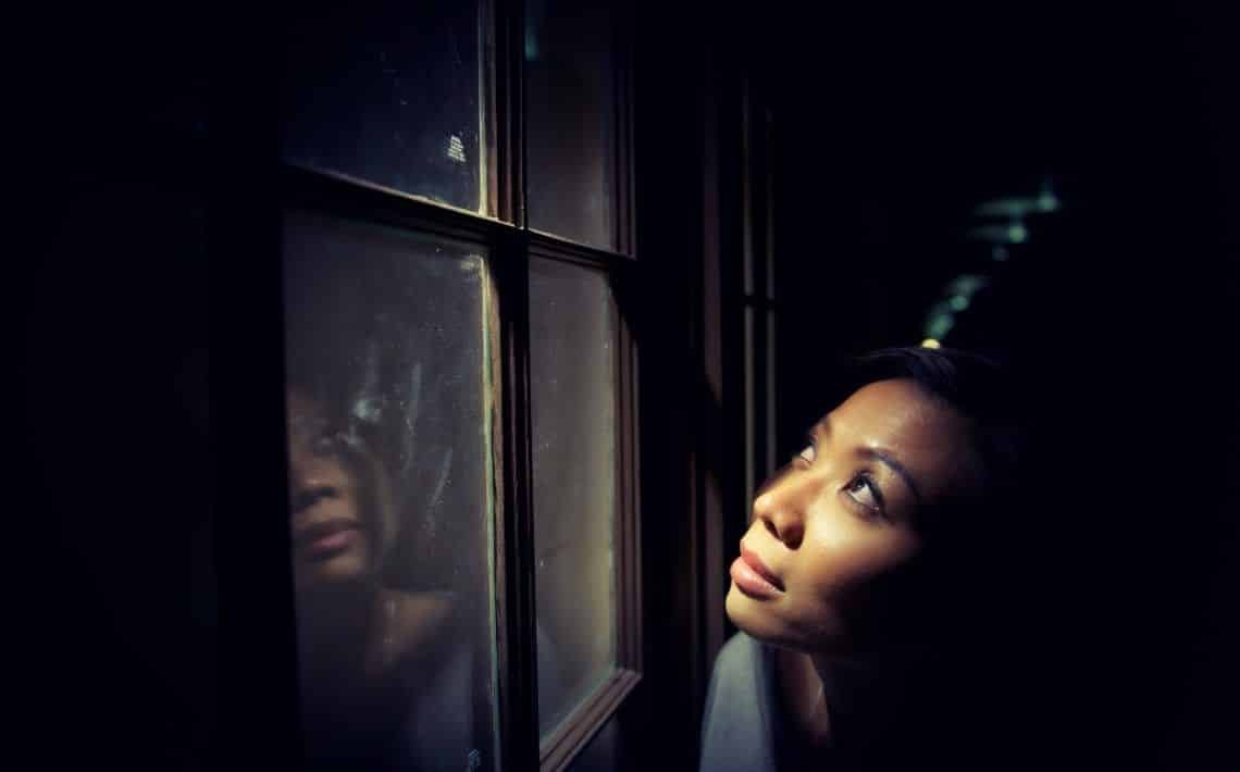window female lady woman face 77660