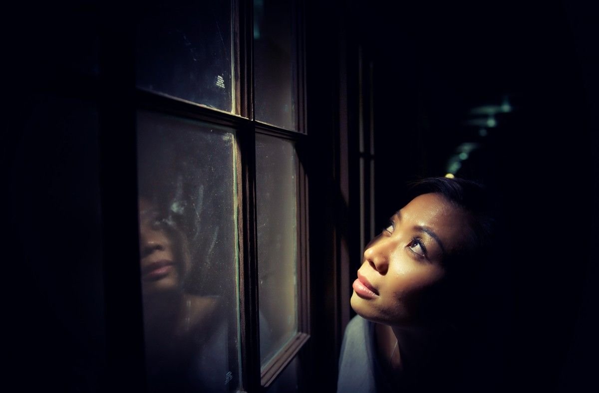 window female lady woman face 77660