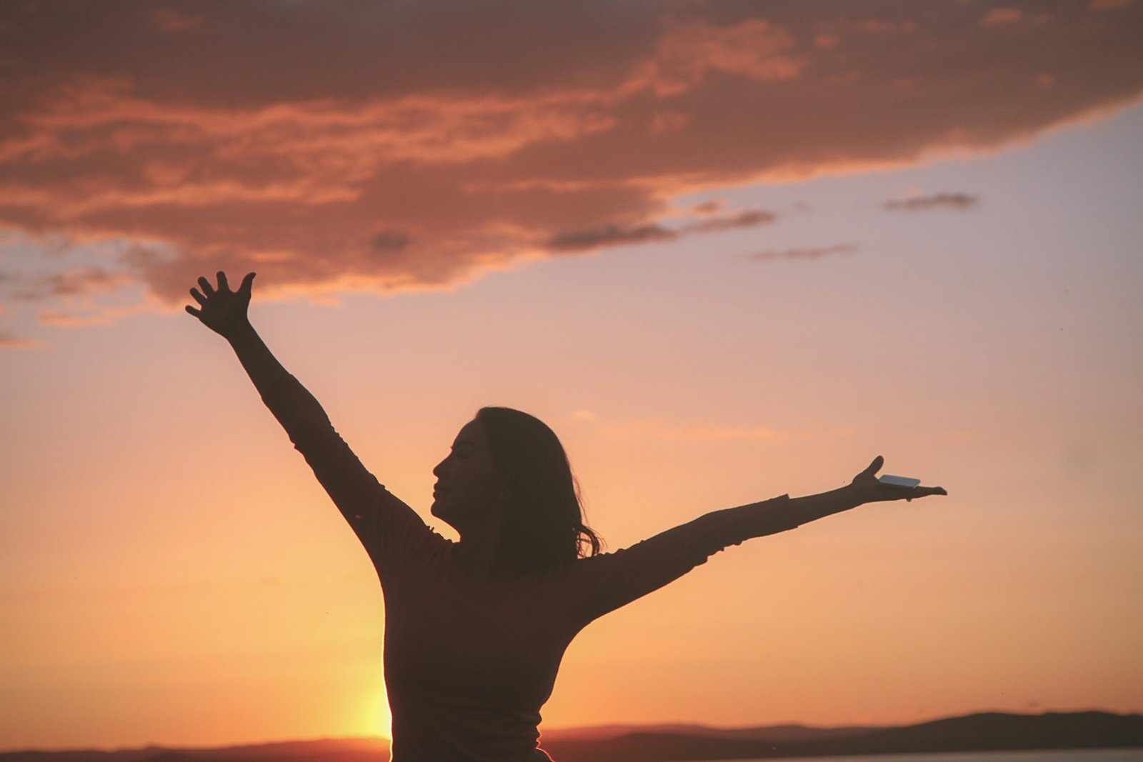Balance hormonal: Equilibrio hormonal femenino y masculino 1 budka-damdinsuren-UZ4x1O4IXz4-unsplash
